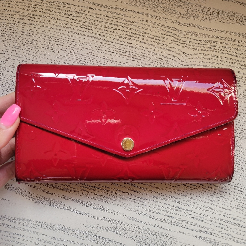 Louis Vuitton Vernis Sarah Envelope Wallet, Dark Pink
